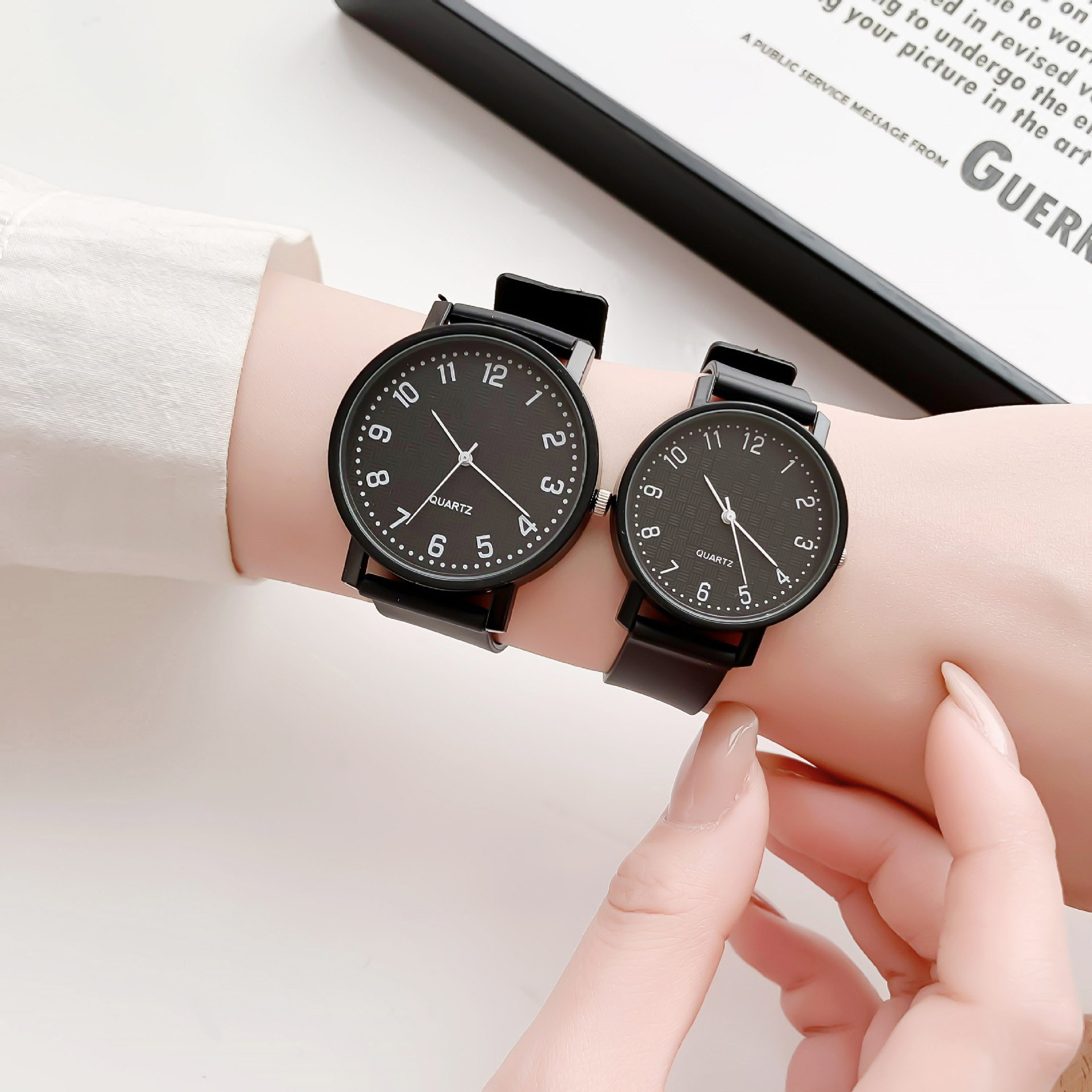 Semplice orologio nero Orologi - Ladies Luxury Watch recensione e prezzo